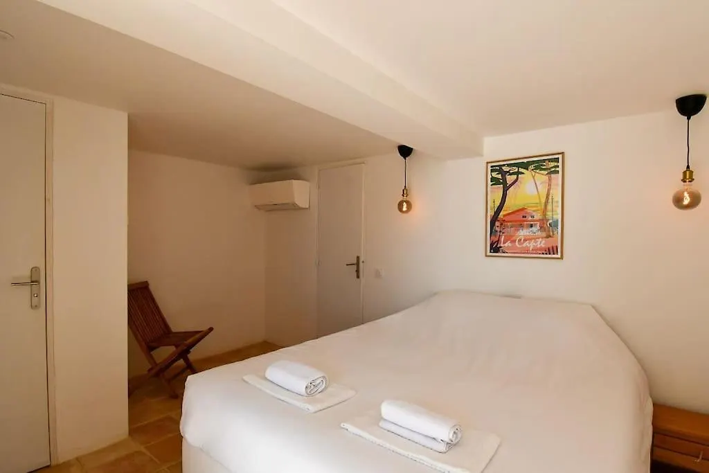 Villa Palm Springs Superb Sea View, Terrasse And Swimming Pool Carqueiranne 0*,  Frankrike